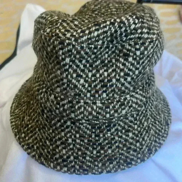 Designer saks fifth Ave Studio  Kokin Bucket Tweed Hat NWOT $398 - Picture 1 of 6